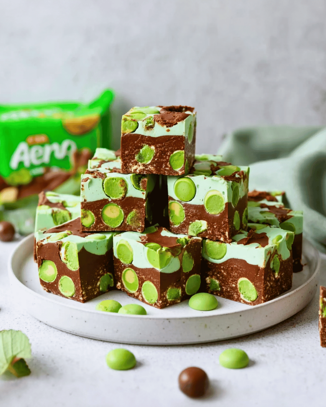 No-Bake Mint Aero Traybake: Cool, Creamy, Chocolatey Bliss with a Minty Crunch
