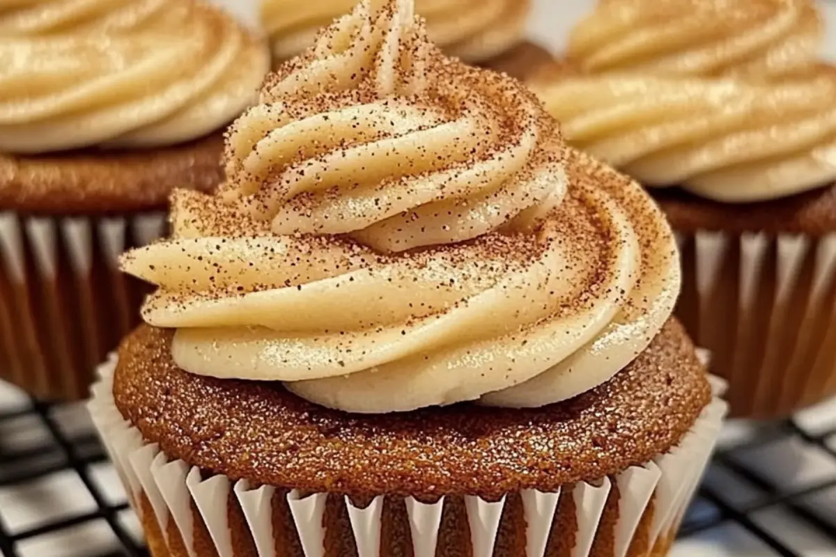 Pumpkin Cupcakes with Cinnamon Cream Cheese Frosting Recipe